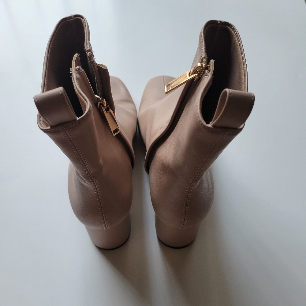H&M PREMIUM SELECTION BEIGE/CREAM COLORED LEATHER ANKLE BOOTS - Picture 14 of 15